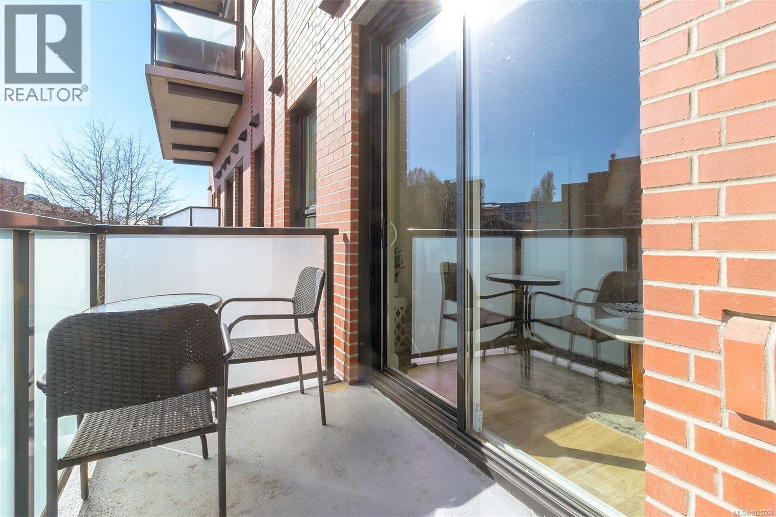 210 595 Pandora Ave, Victoria, British Columbia  V8W 1N5 - Photo 8 - 1025654