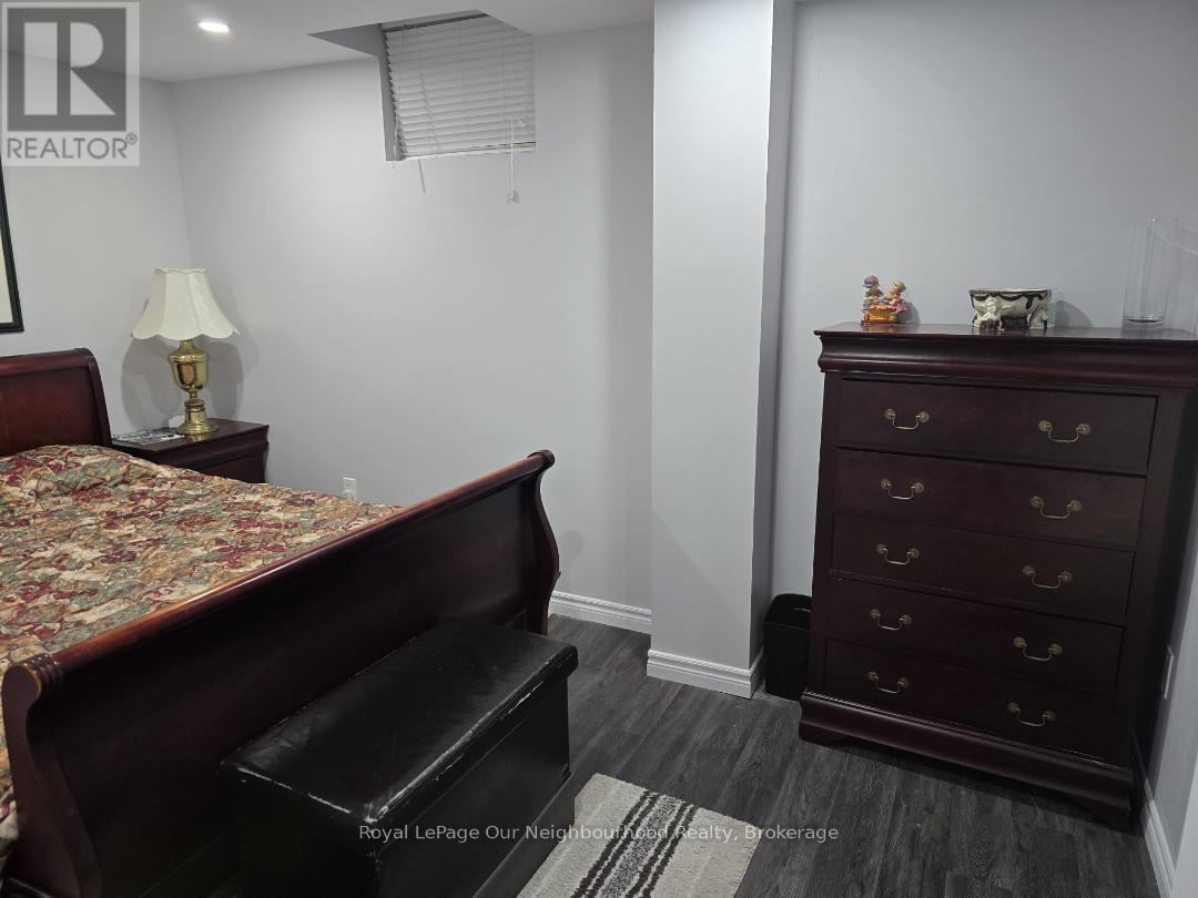 3229 Paul Henderson Drive, Mississauga, Ontario  L5M 0H8 - Photo 10 - W12779184