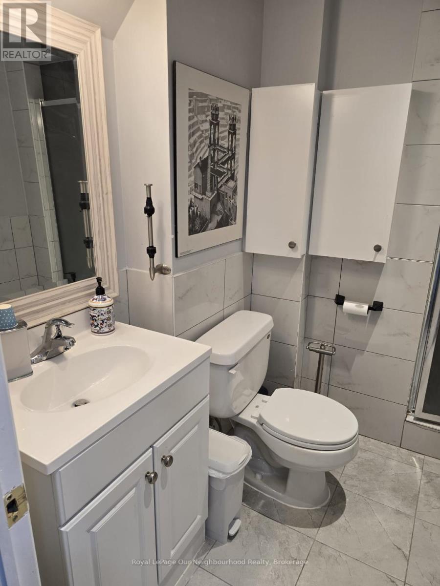 3229 Paul Henderson Drive, Mississauga, Ontario  L5M 0H8 - Photo 14 - W12779184