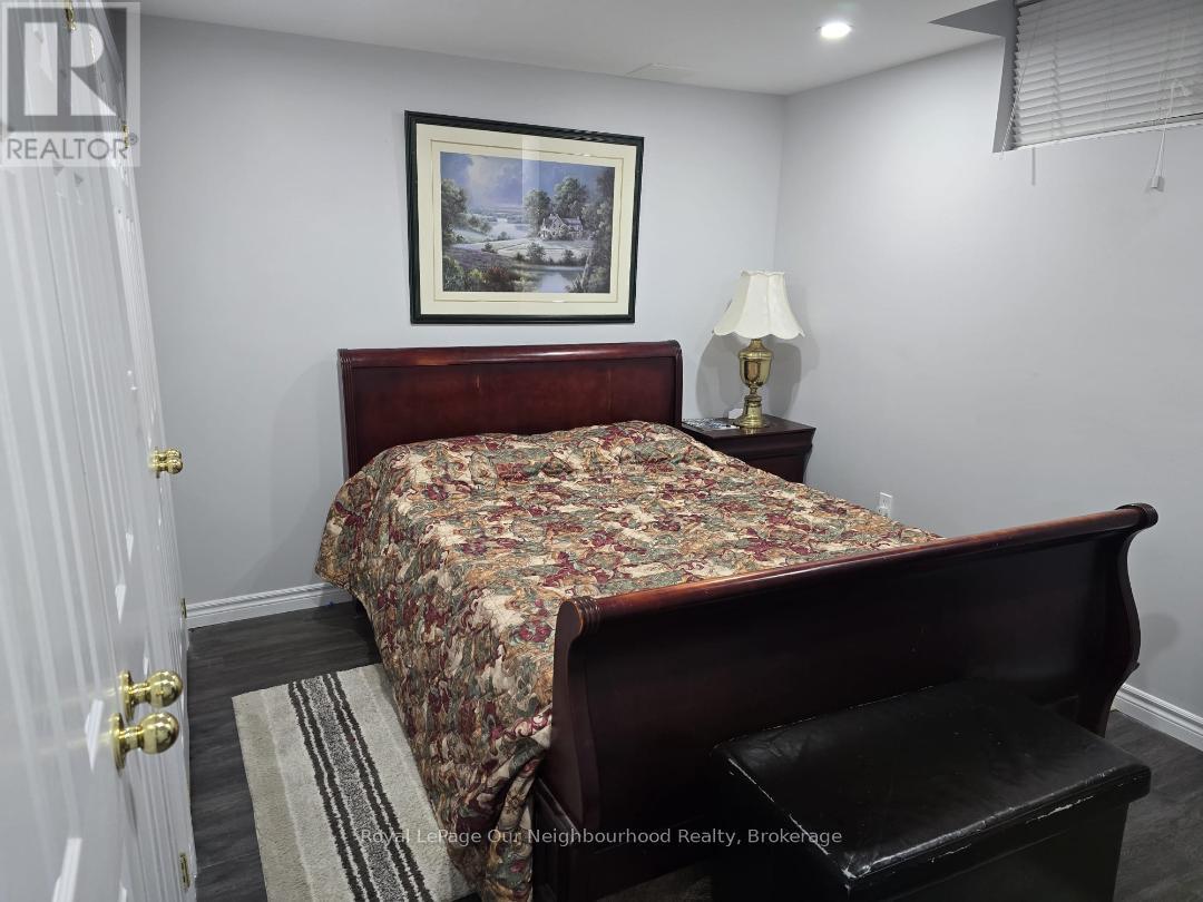 3229 Paul Henderson Drive, Mississauga, Ontario  L5M 0H8 - Photo 9 - W12779184