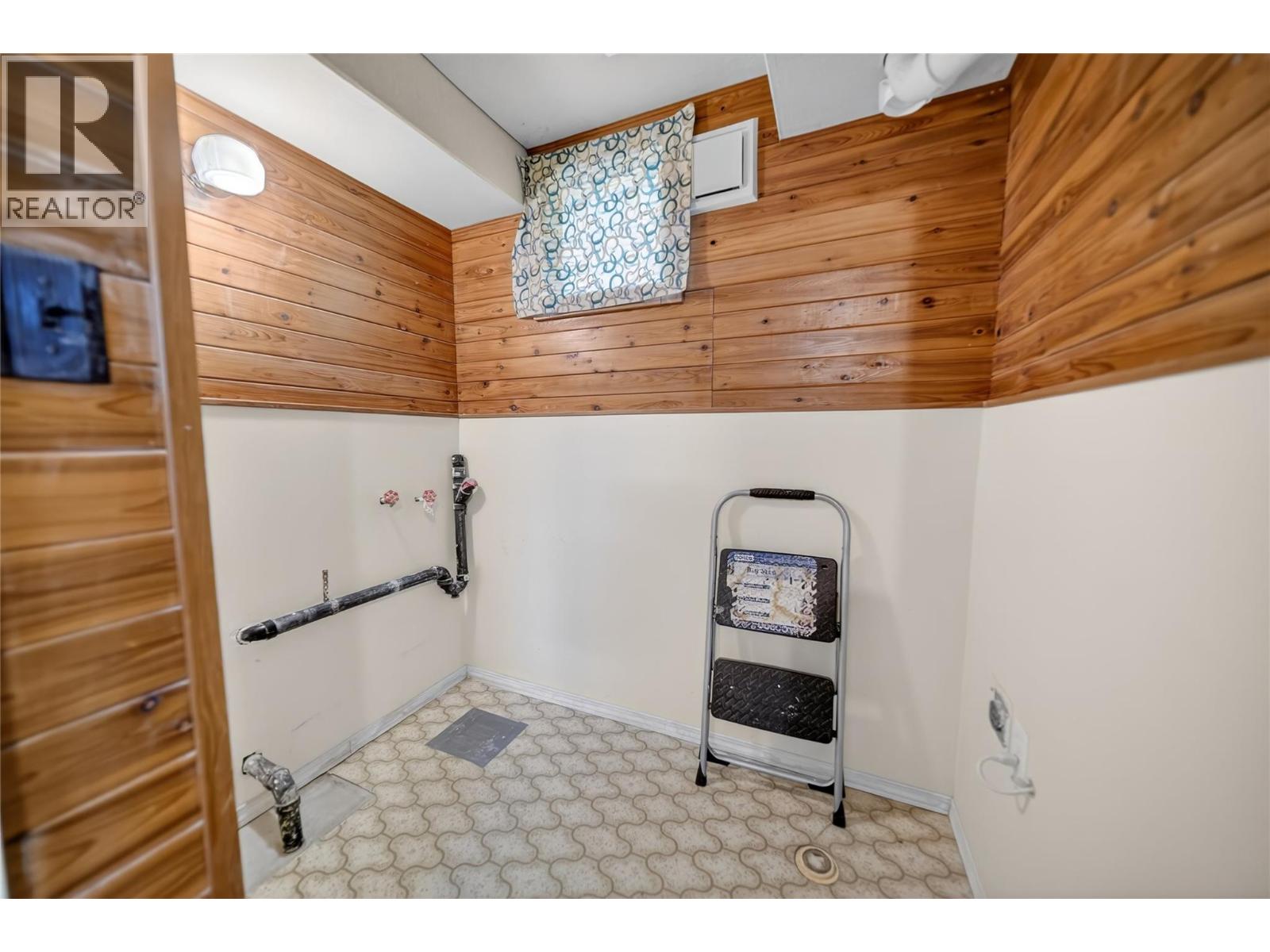 1209 3rd Avenue S, Cranbrook, British Columbia  V1C 2C7 - Photo 26 - 10375035