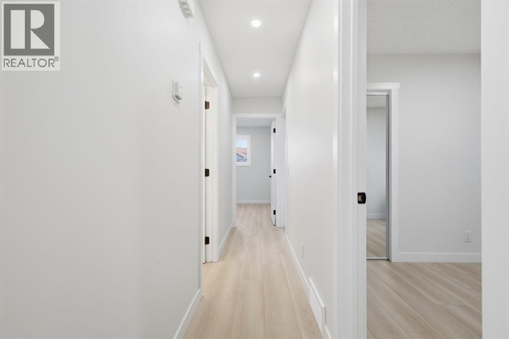 8426 Berkley Road Nw, Calgary, Alberta  T3K 1B4 - Photo 17 - A2283794