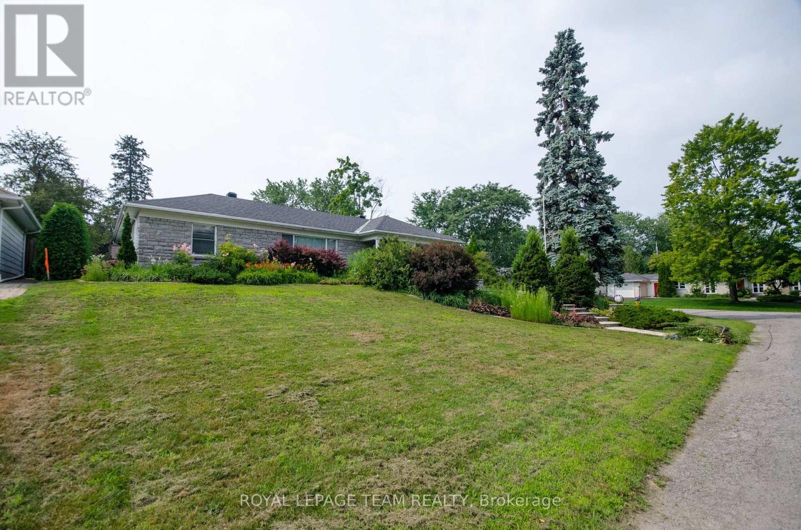 1996 Cedar Lane Terrace, Ottawa, Ontario  K2A 1J8 - Photo 18 - X12779240