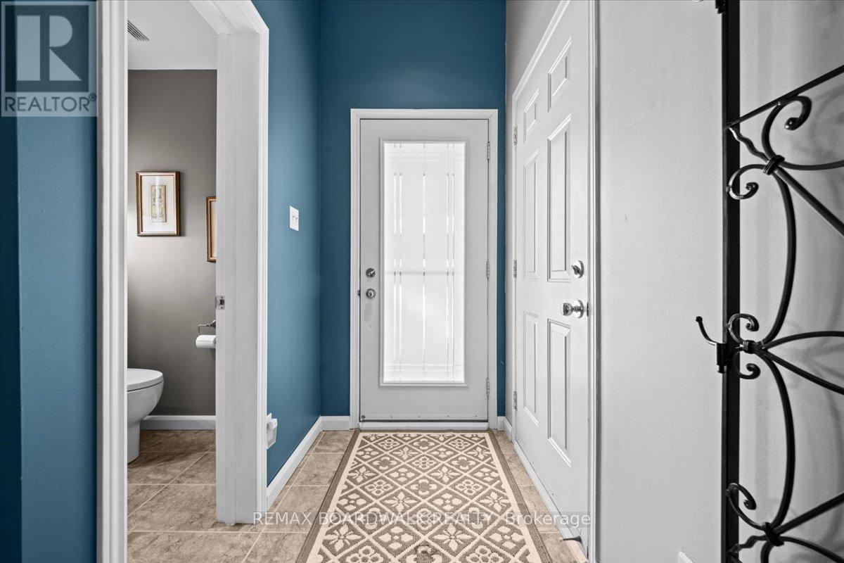 6355 Sablewood Place, Ottawa, Ontario  K1C 7M3 - Photo 2 - X12779302