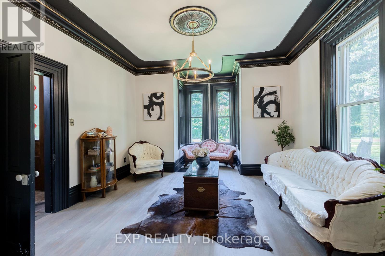 283 Hastings Street, North Middlesex, Ontario  N0M 2K0 - Photo 4 - X12663052