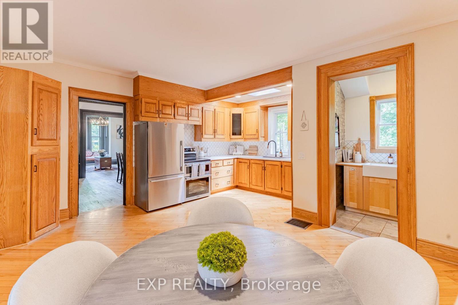 283 Hastings Street, North Middlesex, Ontario  N0M 2K0 - Photo 8 - X12663052