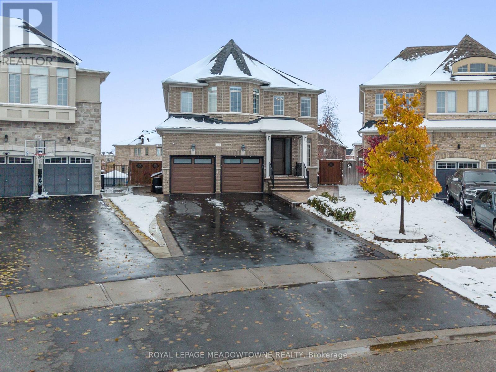 71 Northwest Court, Halton Hills, Ontario  L7G 0K7 - Photo 2 - W12710752