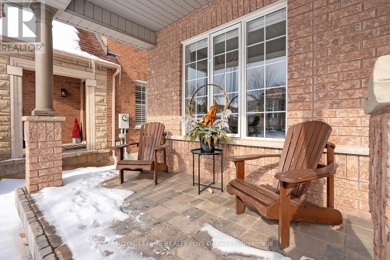 2083 Jaguar Lane, Oakville, Ontario  L6M 4R5 - Photo 3 - W12778662