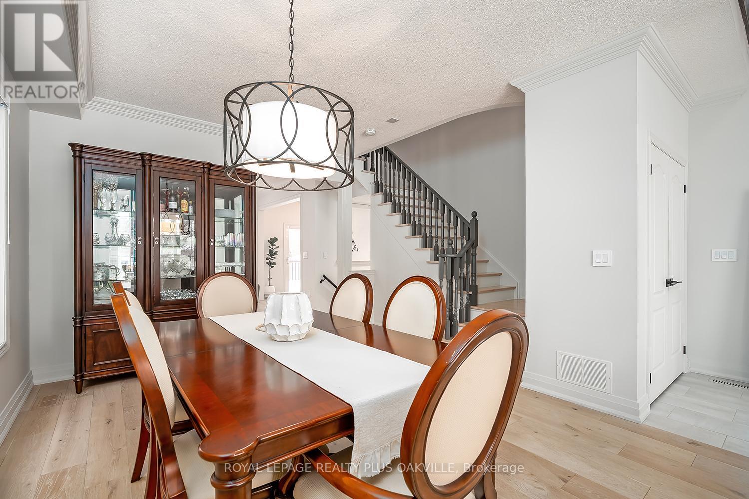 2083 Jaguar Lane, Oakville (Wm Westmount), Ontario  L6M 4R5 - Photo 8 - W12778662