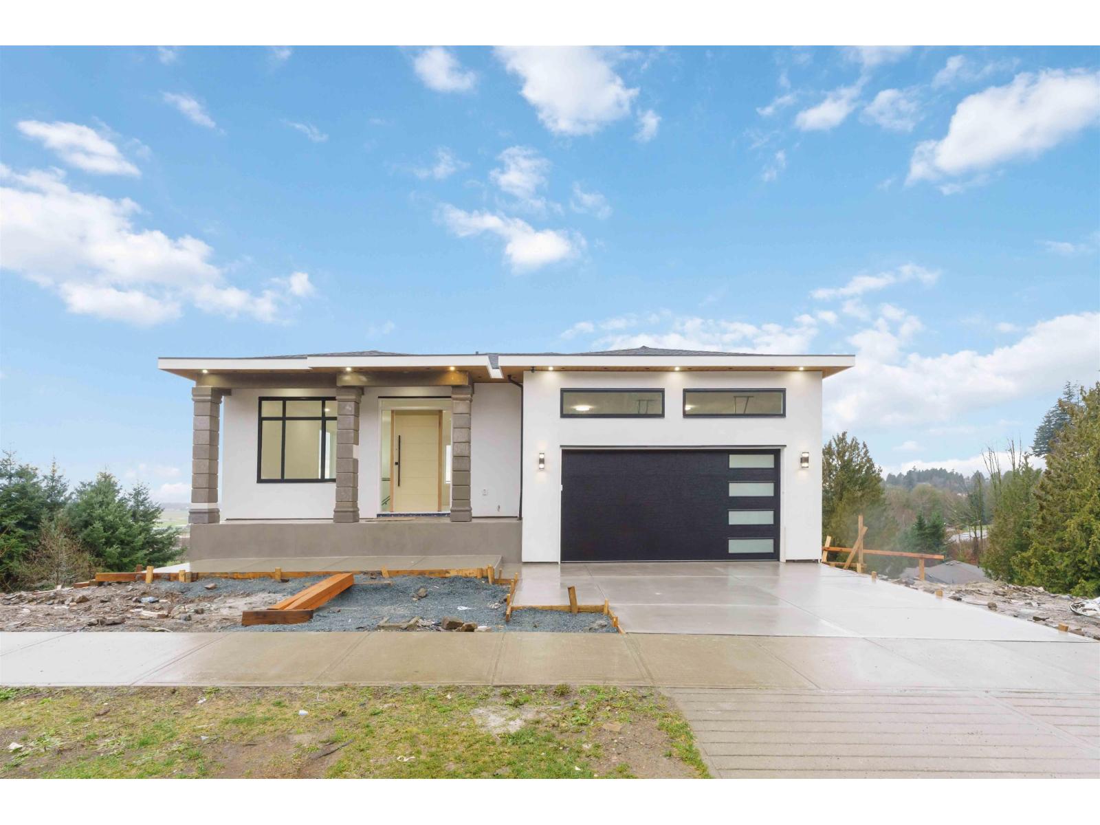 35656 Canterbury Avenue, Abbotsford, British Columbia  V3G 1G2 - Photo 2 - R3078039