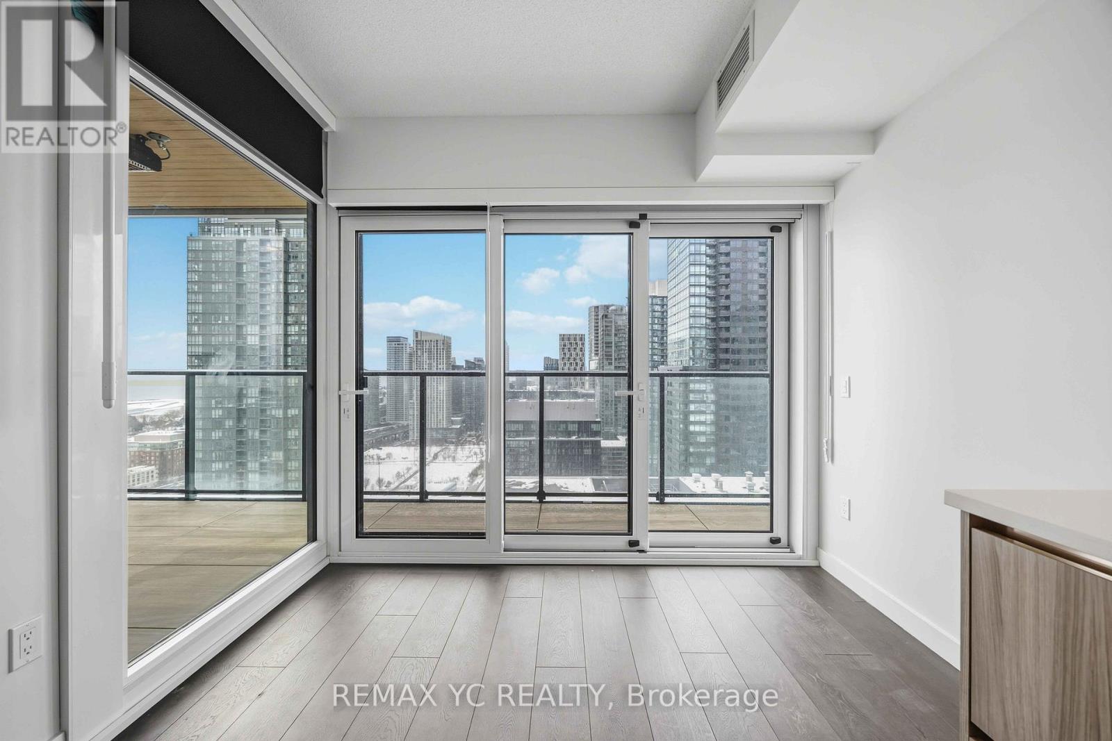 2812 - 3 Concord Cityplace Way, Toronto, Ontario  M5V 0X4 - Photo 13 - C12779242