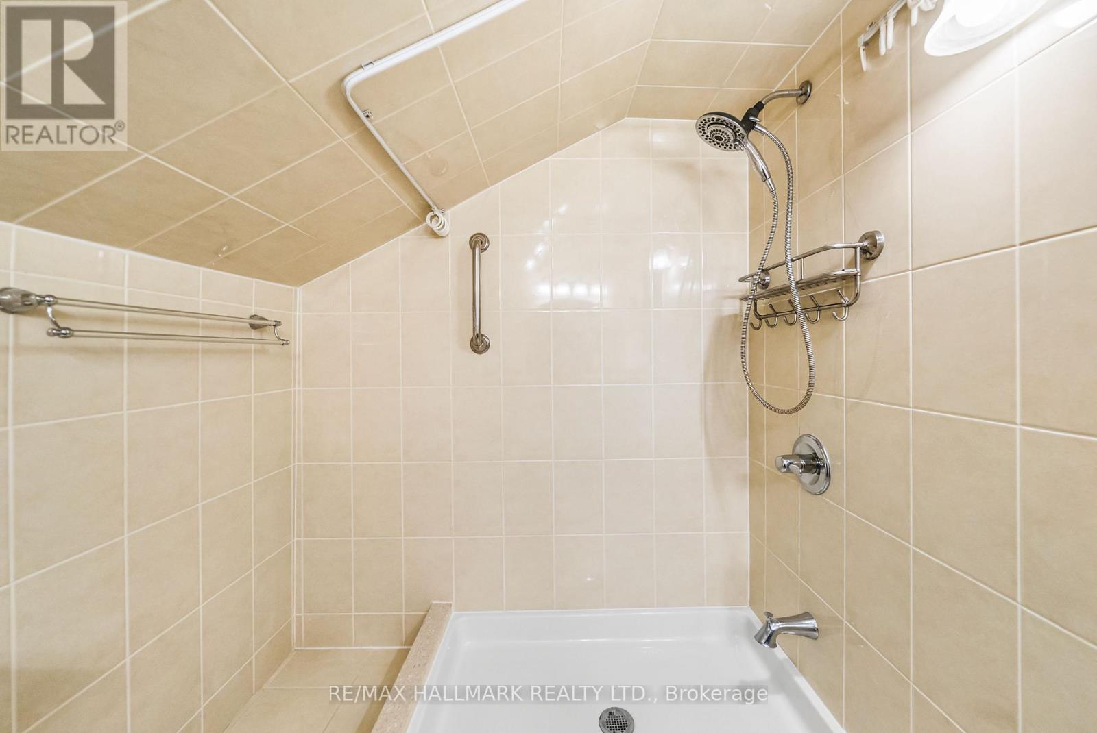 25 Song Meadoway, Toronto, Ontario  M2H 2T8 - Photo 18 - C12779256