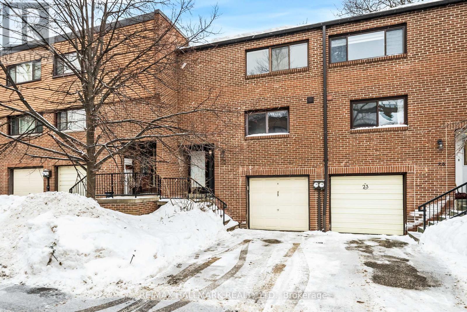 25 Song Meadoway, Toronto, Ontario  M2H 2T8 - Photo 2 - C12779256