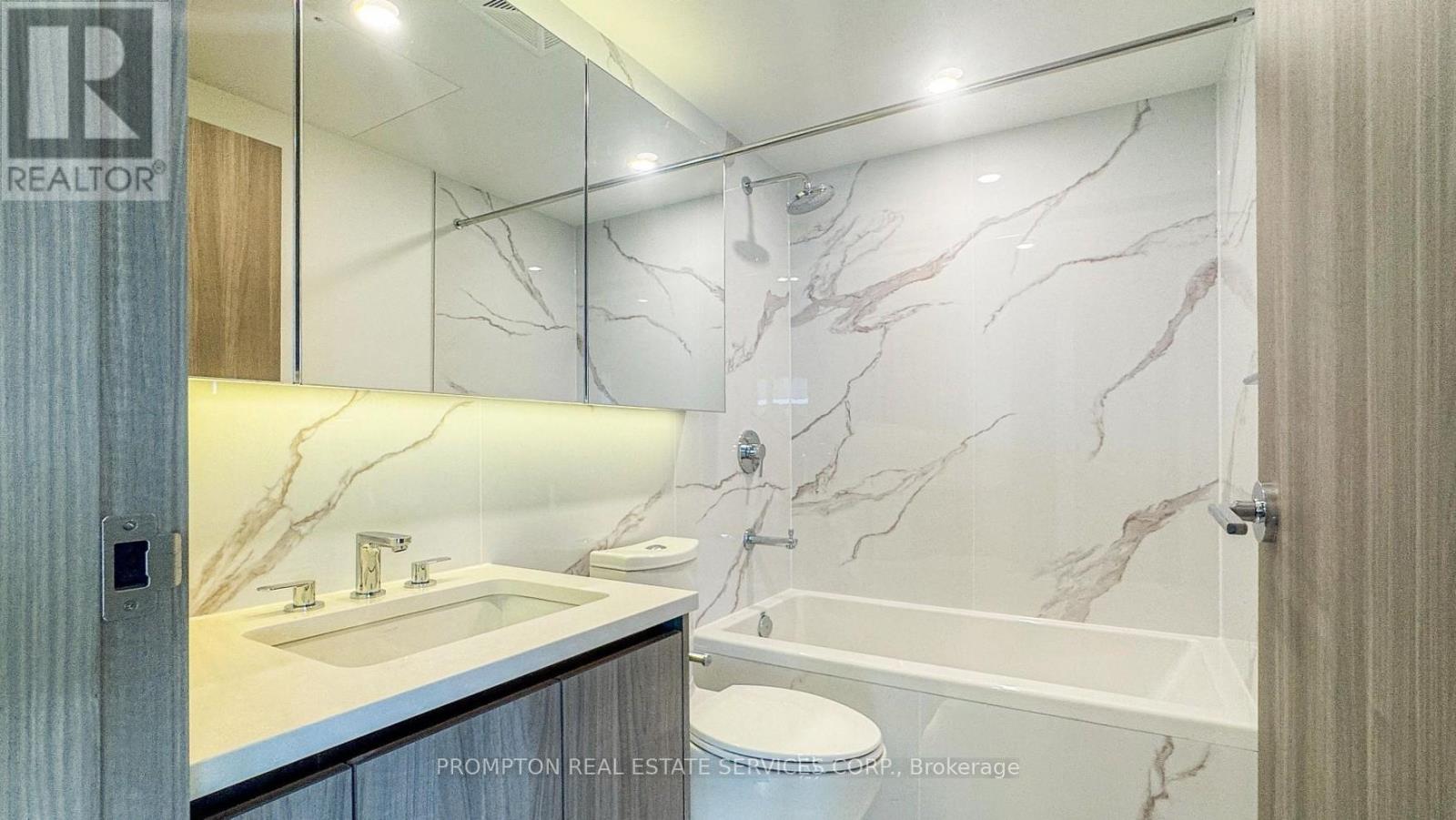 5205 - 3 Concord Cityplace Way, Toronto, Ontario  M5V 0X4 - Photo 11 - C12779258