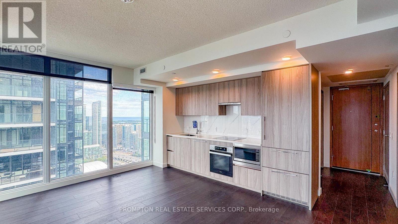 5205 - 3 Concord Cityplace Way, Toronto, Ontario  M5V 0X4 - Photo 2 - C12779258