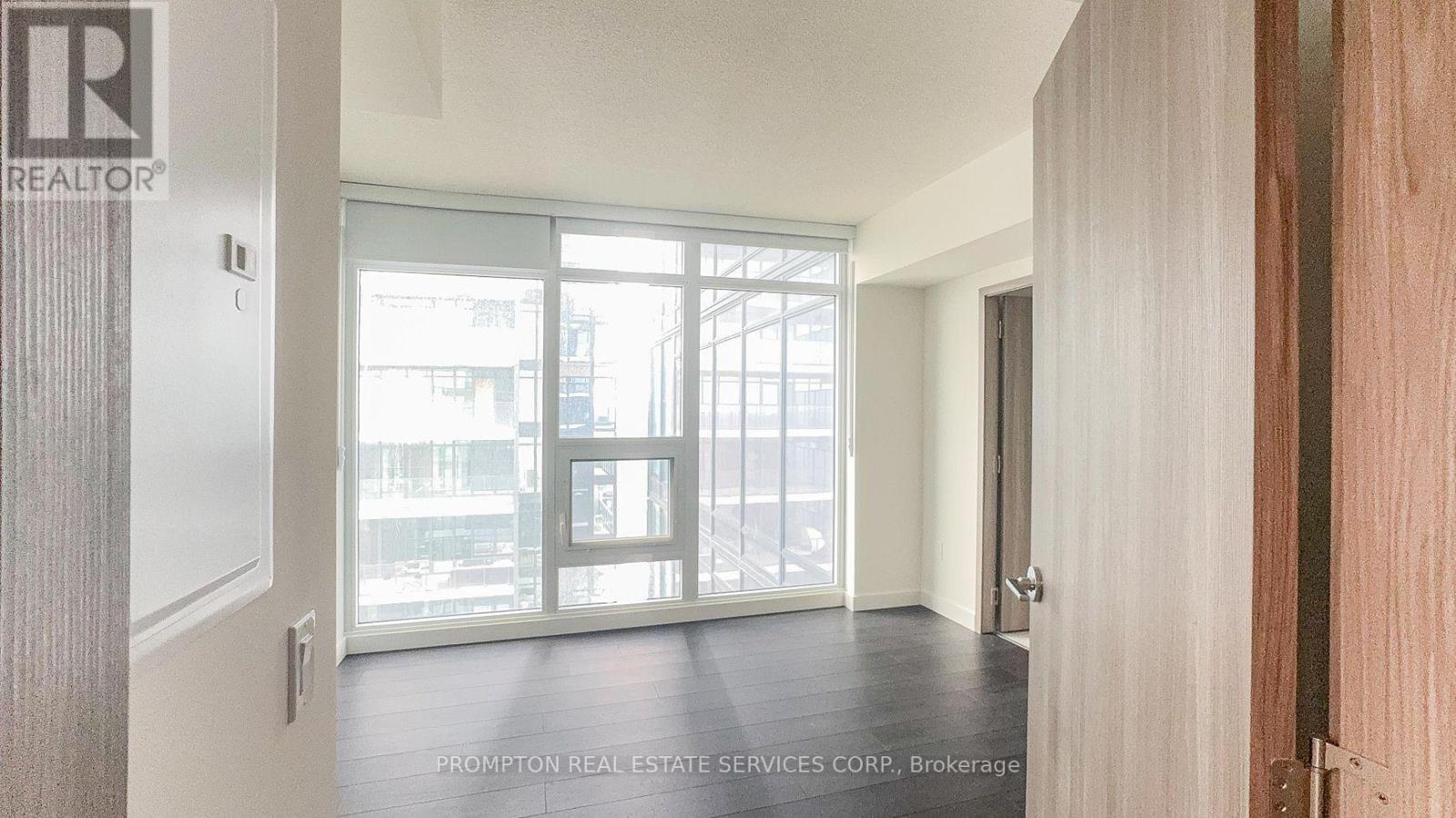 5205 - 3 Concord Cityplace Way, Toronto, Ontario  M5V 0X4 - Photo 7 - C12779258