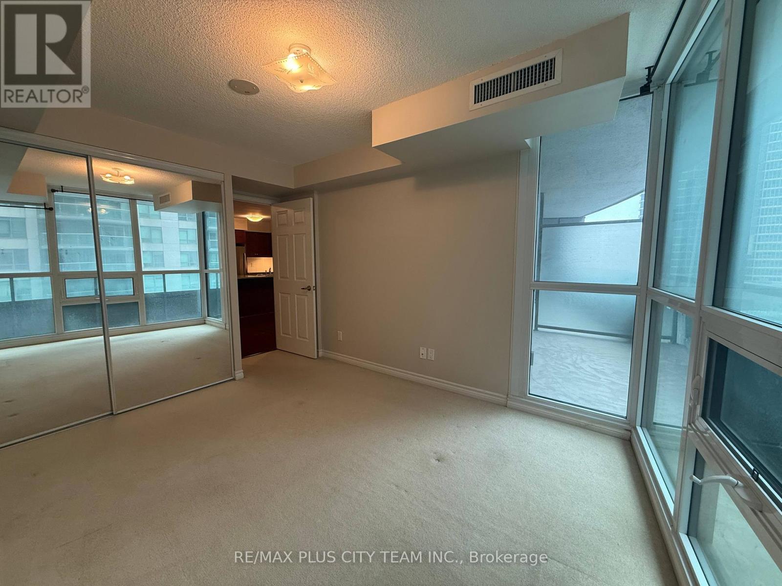 812 - 19 Grand Trunk Crescent, Toronto, Ontario  M5J 3A3 - Photo 17 - C12779288