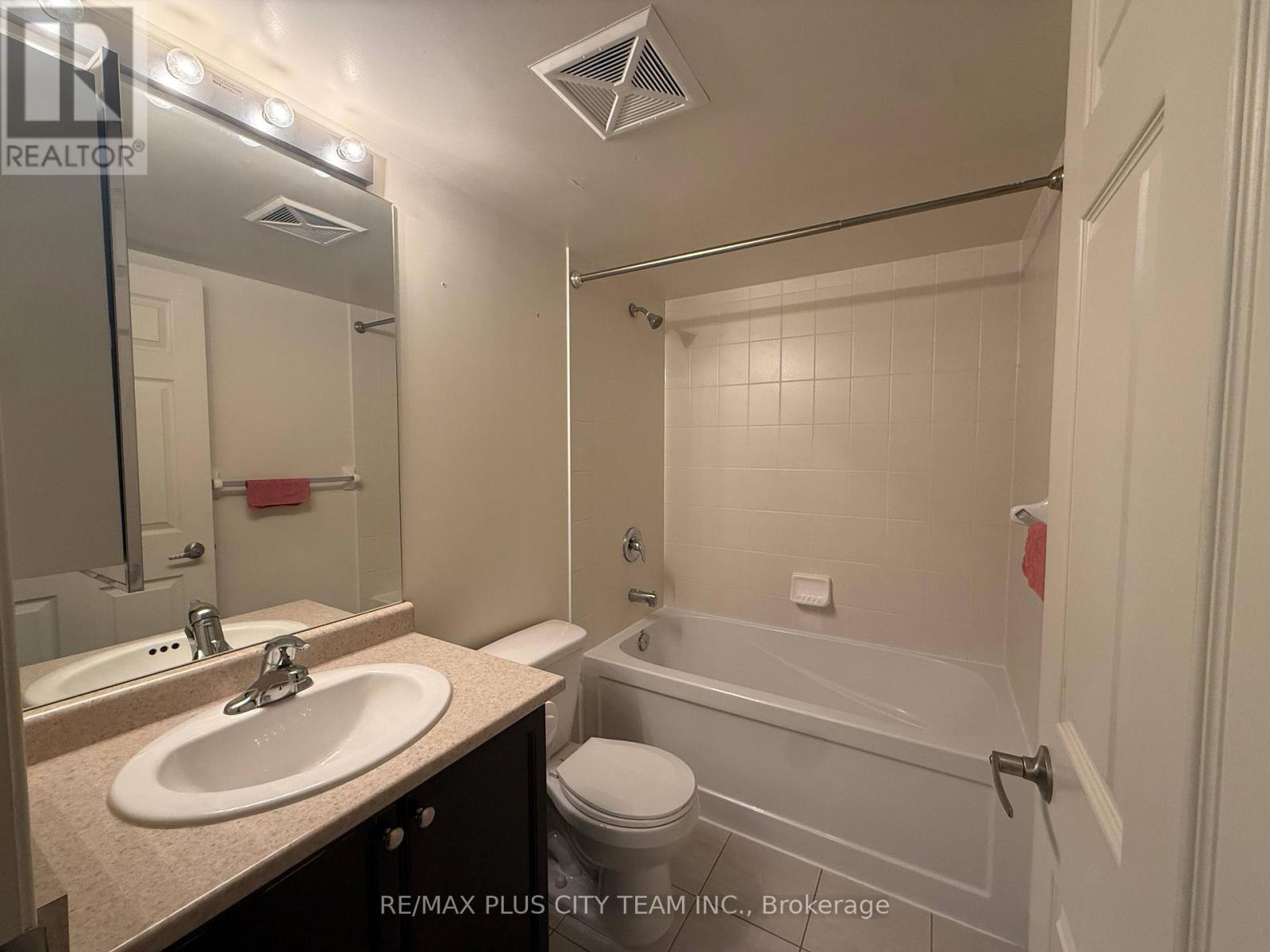 812 - 19 Grand Trunk Crescent, Toronto, Ontario  M5J 3A3 - Photo 21 - C12779288