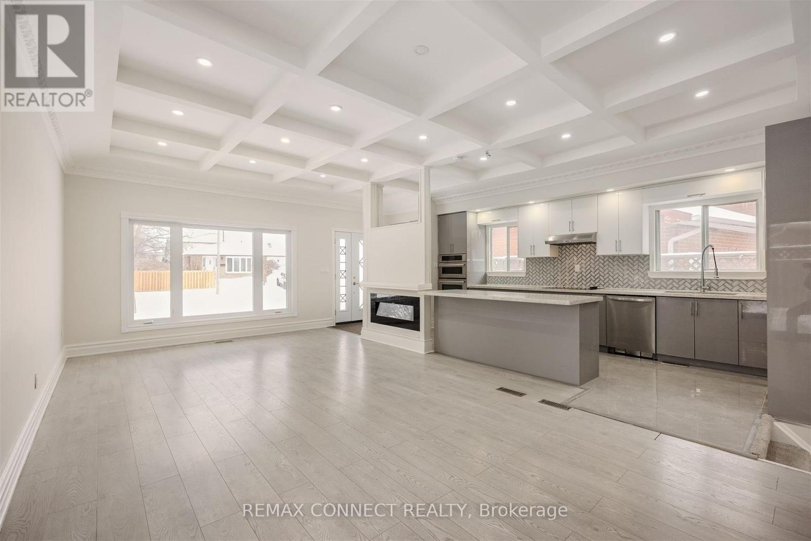 61 Rotary Drive, Toronto, Ontario  M1B 2J4 - Photo 4 - E12779198