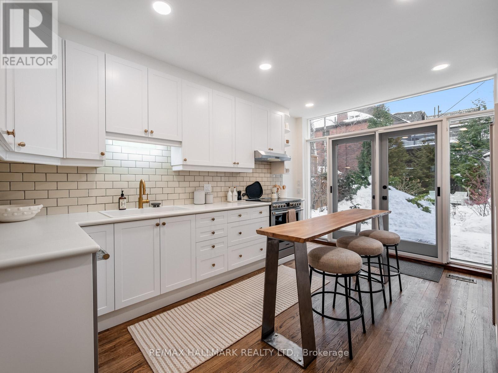 491 Broadview Avenue, Toronto (North Riverdale), Ontario  M4K 2N4 - Photo 9 - E12779252