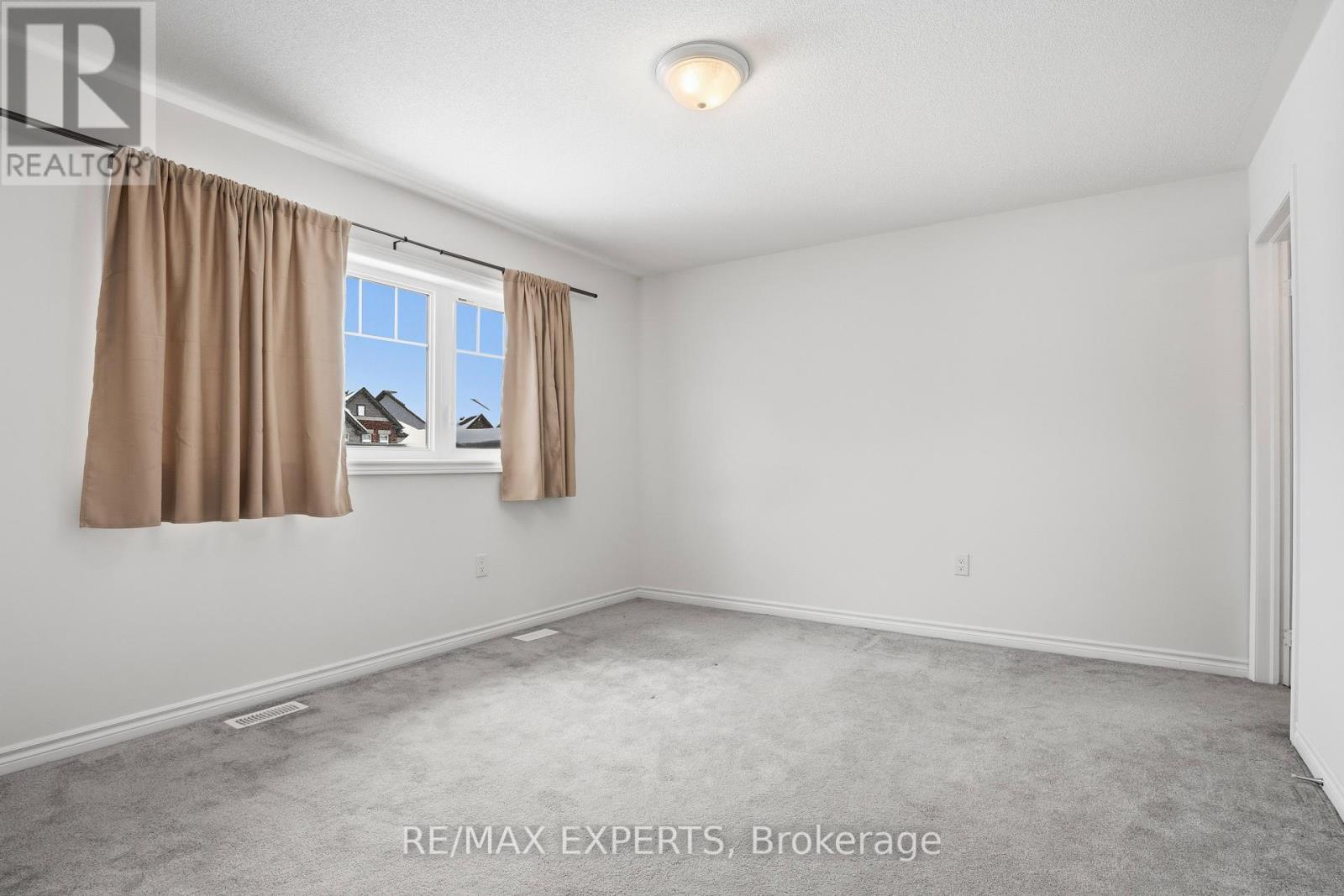 983 Barton Way, Innisfil, Ontario  L9S 0N5 - Photo 8 - N12774666