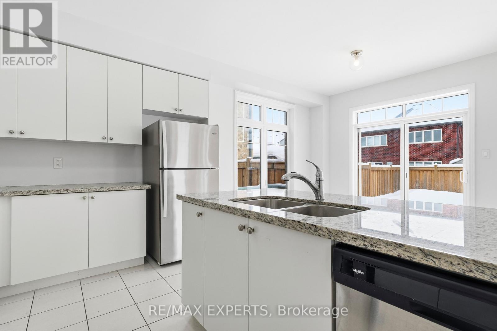 983 Barton Way, Innisfil, Ontario  L9S 0N5 - Photo 6 - N12774666