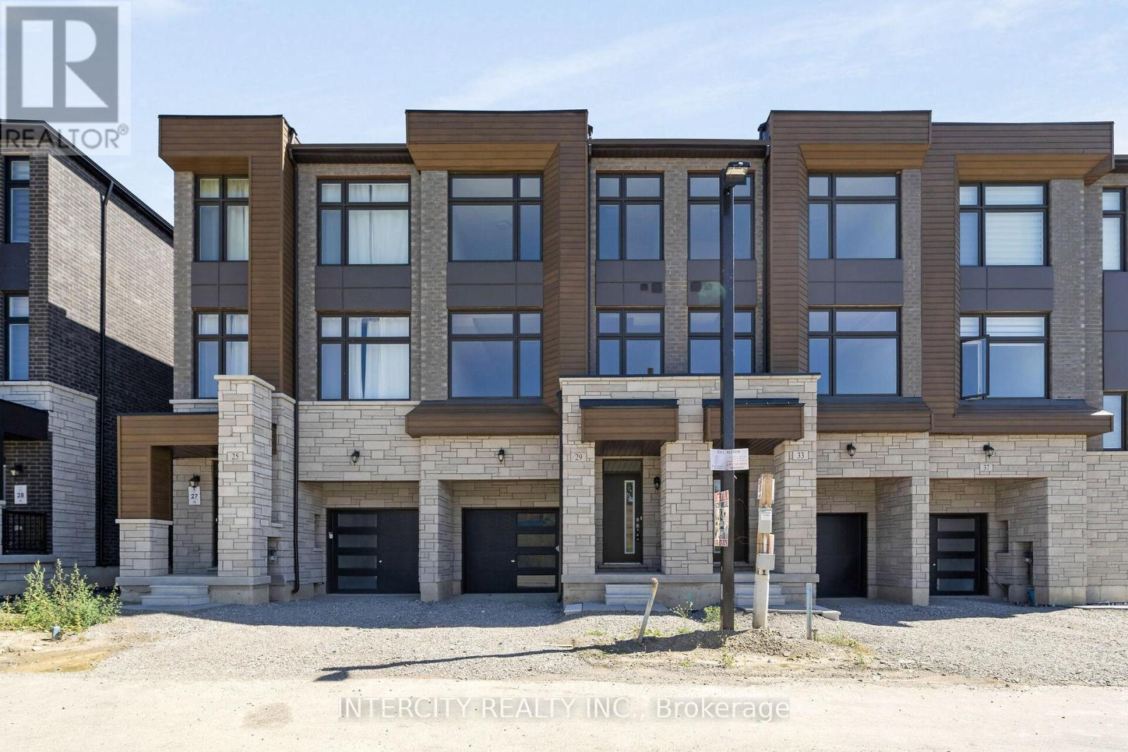 29 DRAINIE STREET, Vaughan, Ontario