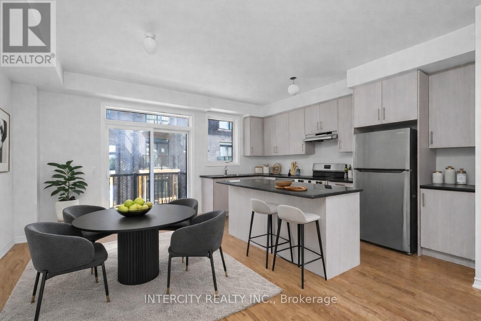 8 Radisson Street, Vaughan, Ontario  L4H 5J3 - Photo 7 - N12779260