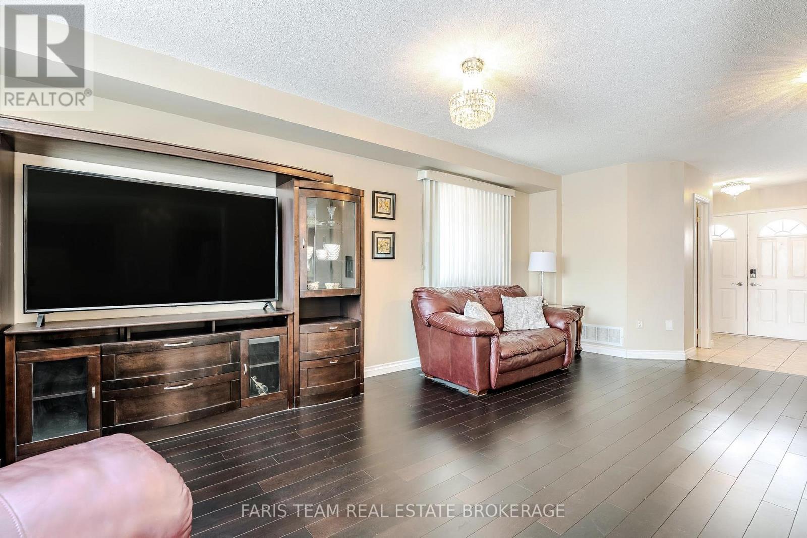 30 Coronation Parkway, Barrie (Innis-Shore), Ontario  L4M 7J8 - Photo 10 - S12779314