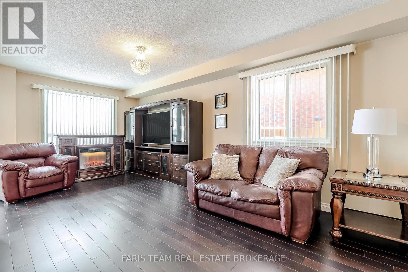 30 Coronation Parkway, Barrie (Innis-Shore), Ontario  L4M 7J8 - Photo 11 - S12779314