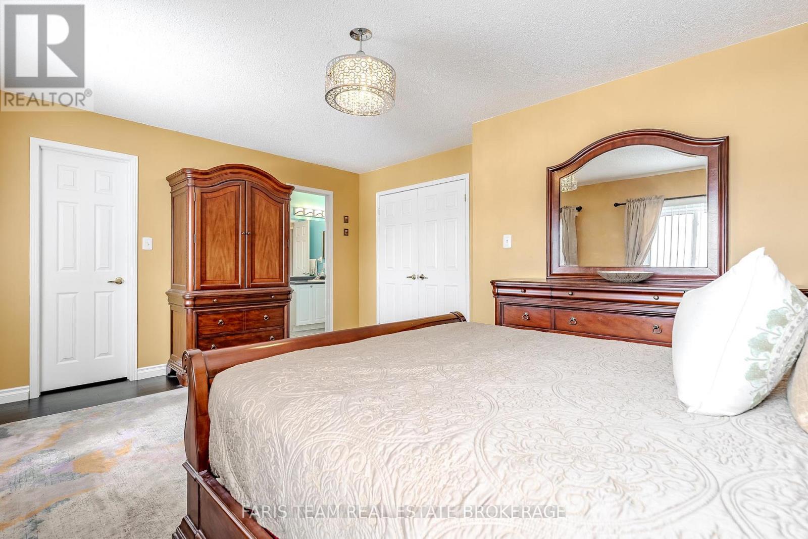 30 Coronation Parkway, Barrie (Innis-Shore), Ontario  L4M 7J8 - Photo 14 - S12779314