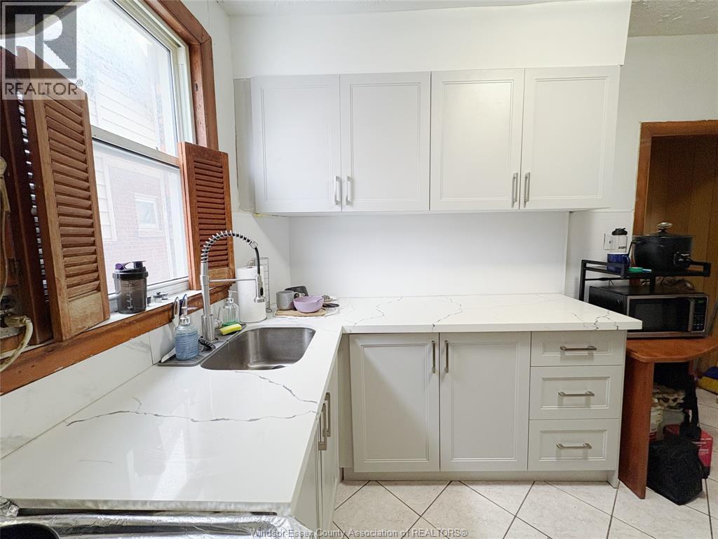 248 Rankin, Windsor, Ontario  N9B 2R5 - Photo 6 - 26003011