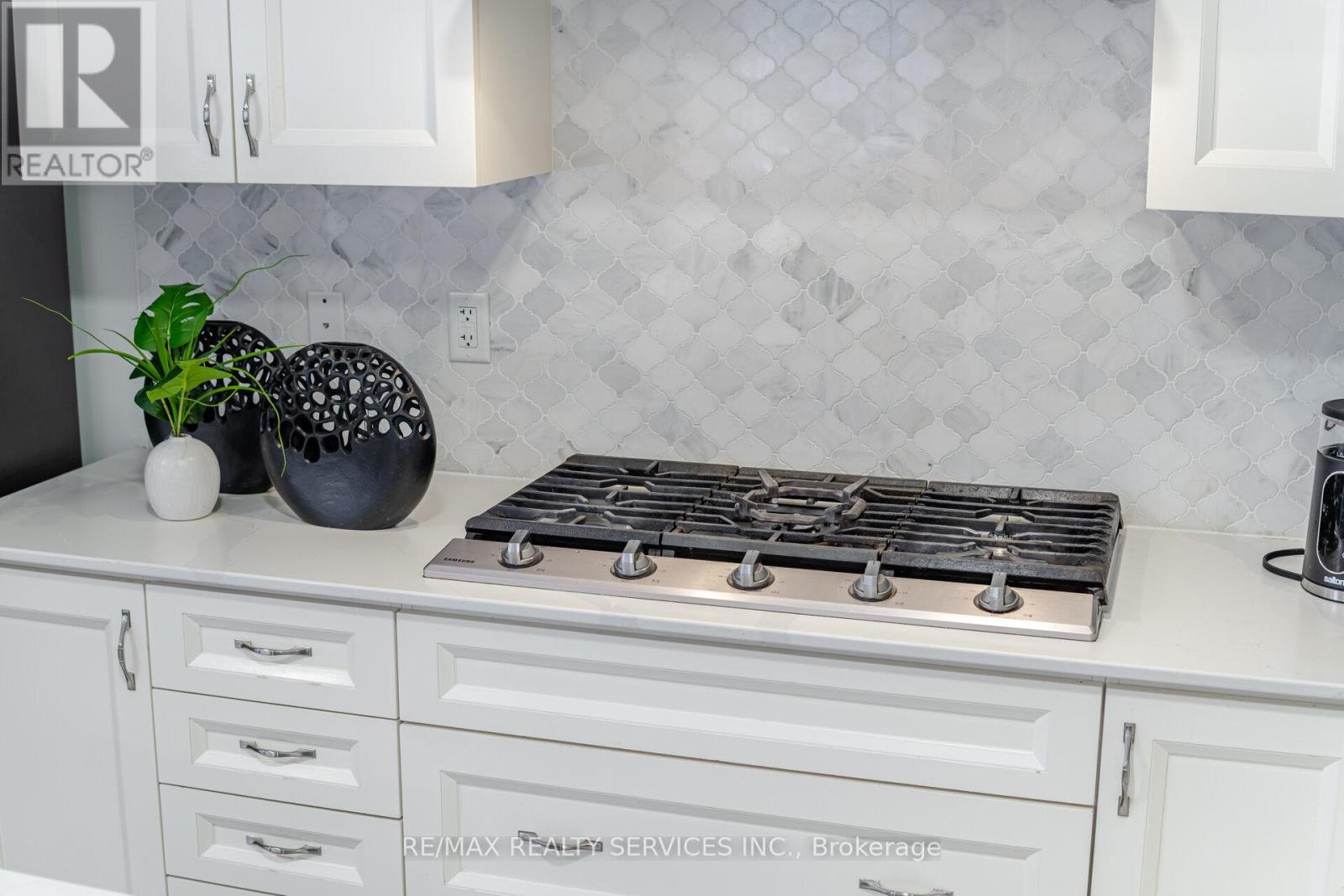 15 Farringdon Crescent, Brampton, Ontario  L7A 4Z5 - Photo 15 - W12779186