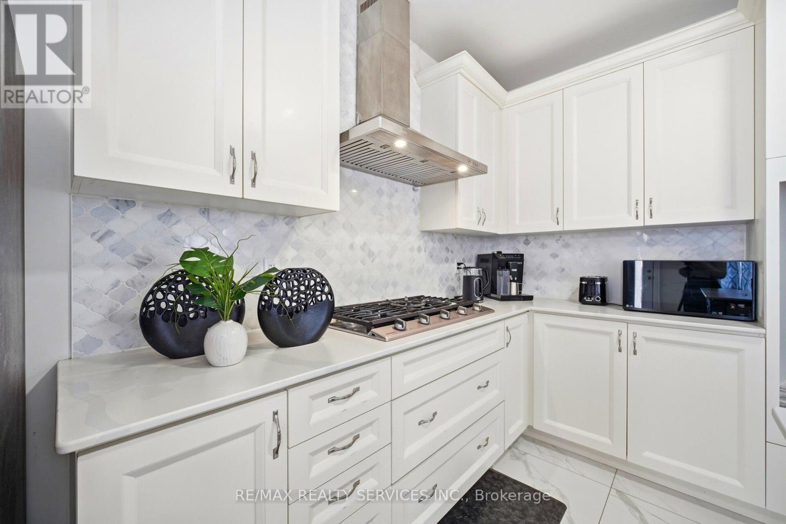 15 Farringdon Crescent, Brampton, Ontario  L7A 4Z5 - Photo 18 - W12779186