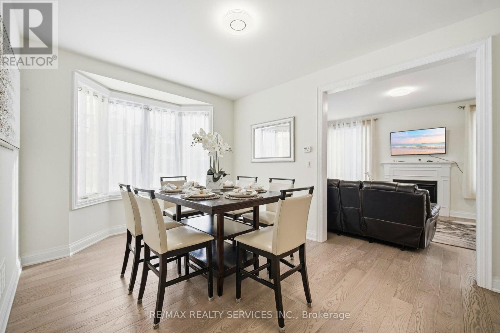 15 Farringdon Crescent, Brampton, Ontario  L7A 4Z5 - Photo 8 - W12779186