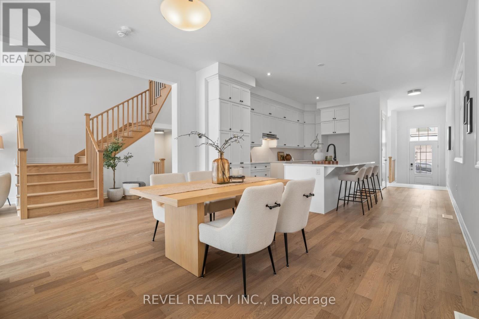 1220 Black Bear Trail, Oakville, Ontario  L6H 8B1 - Photo 10 - W12779202