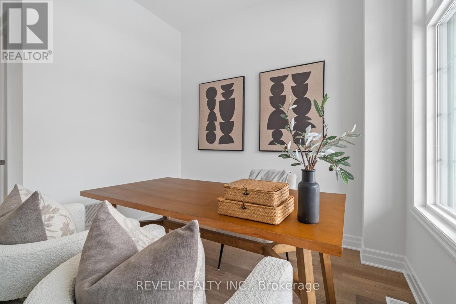 1220 Black Bear Trail, Oakville, Ontario  L6H 8B1 - Photo 3 - W12779202