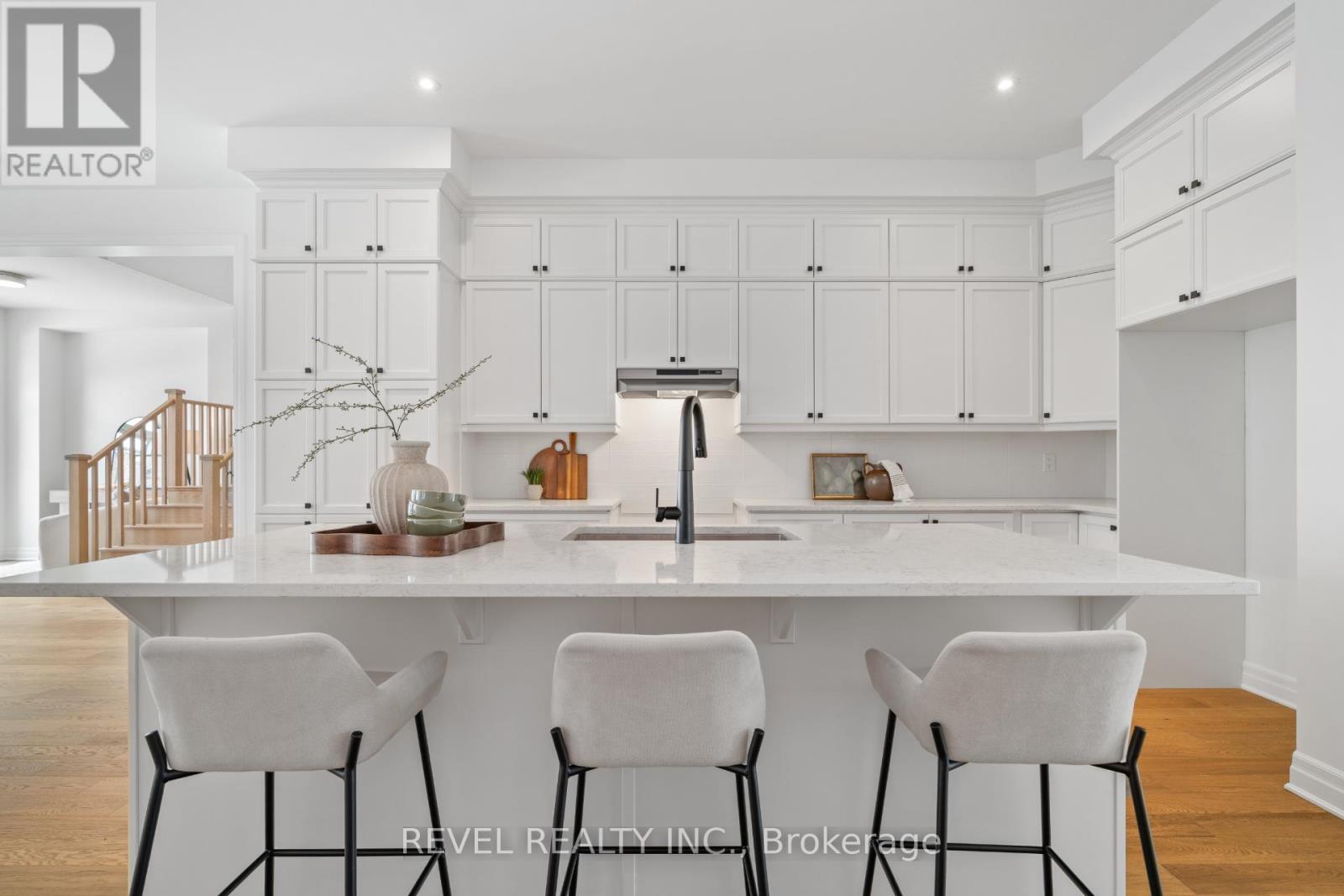 1220 Black Bear Trail, Oakville, Ontario  L6H 8B1 - Photo 5 - W12779202