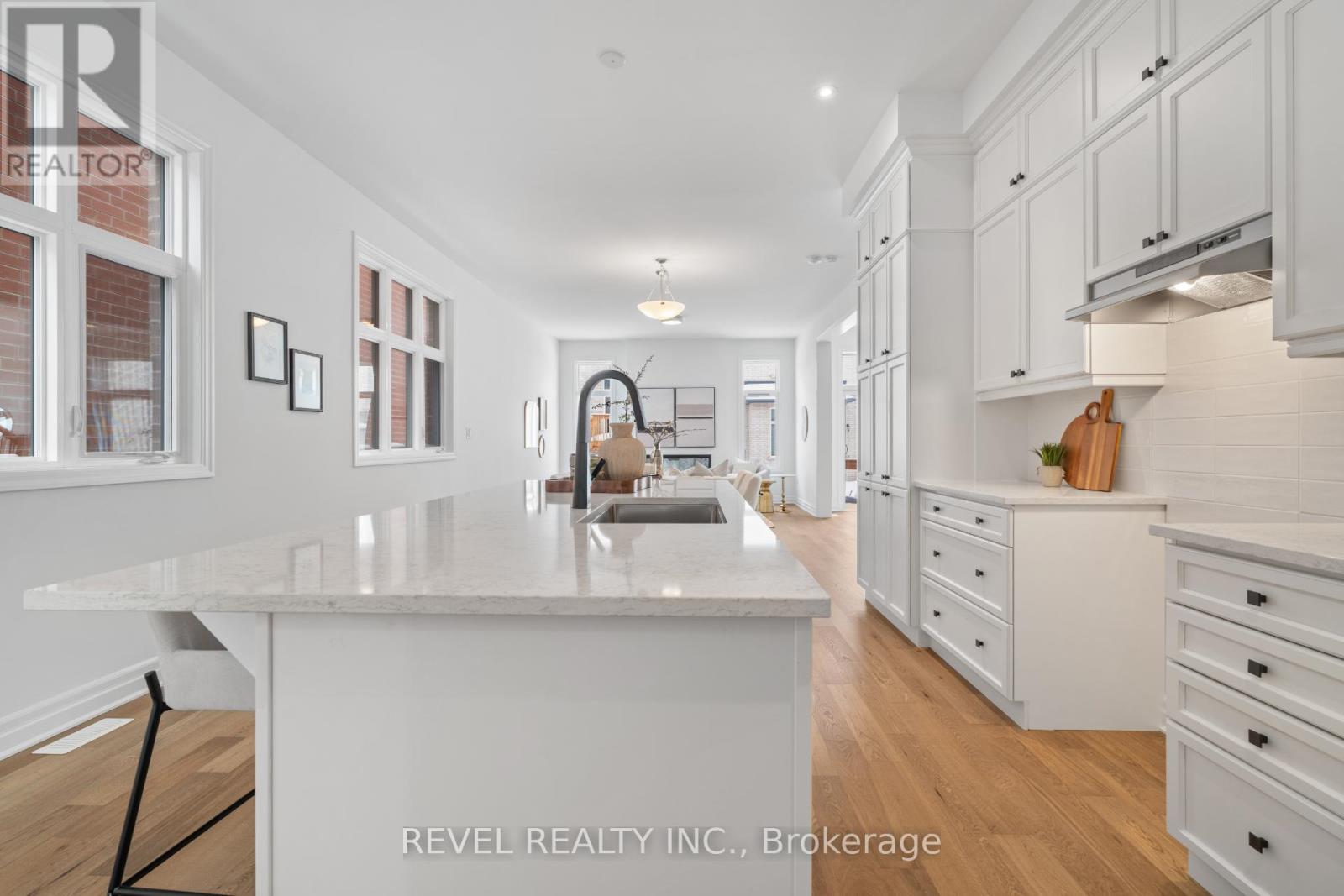 1220 Black Bear Trail, Oakville, Ontario  L6H 8B1 - Photo 7 - W12779202