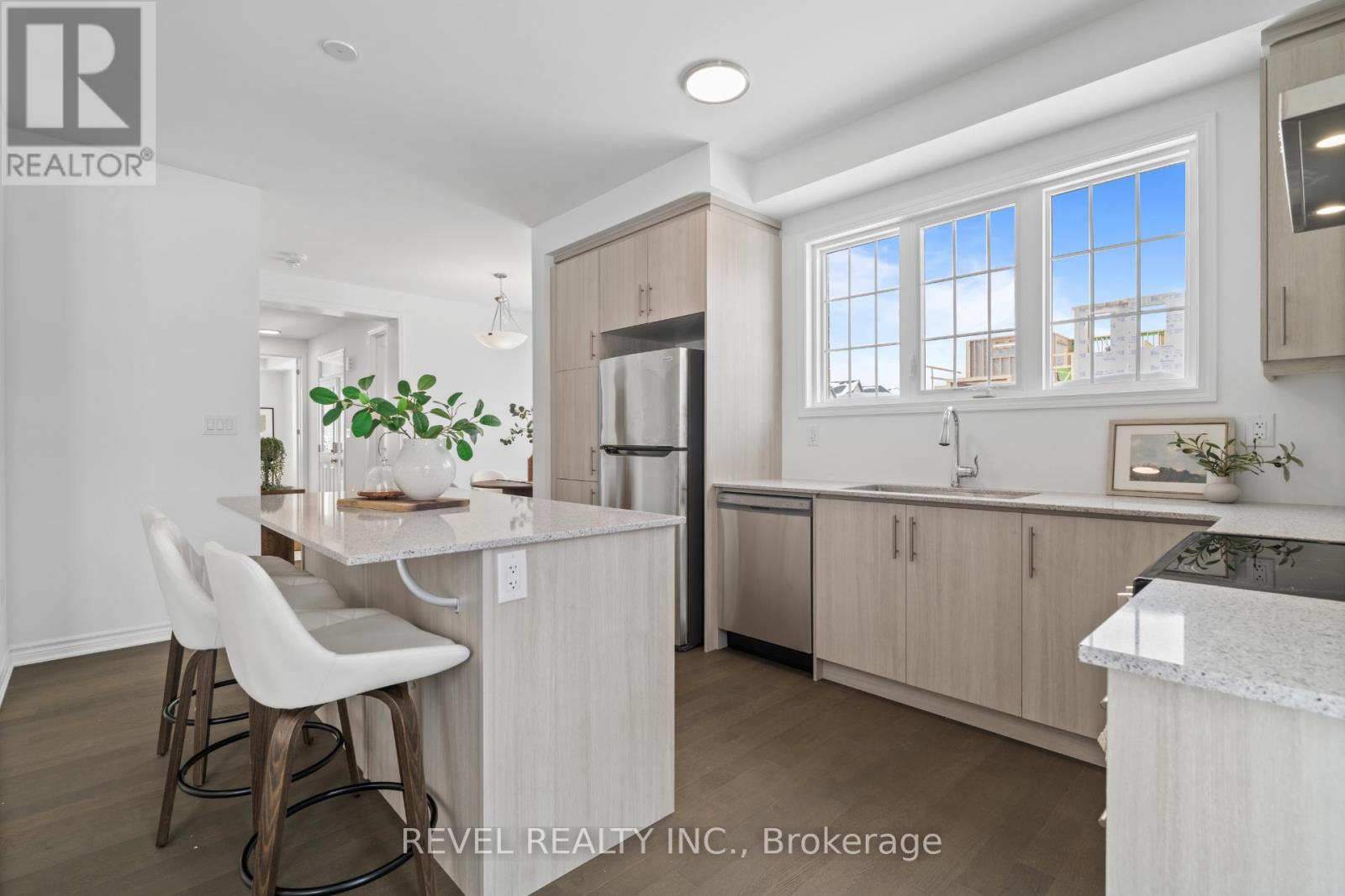 1310 Pelican Passage, Oakville, Ontario  L6H 8B3 - Photo 13 - W12779206