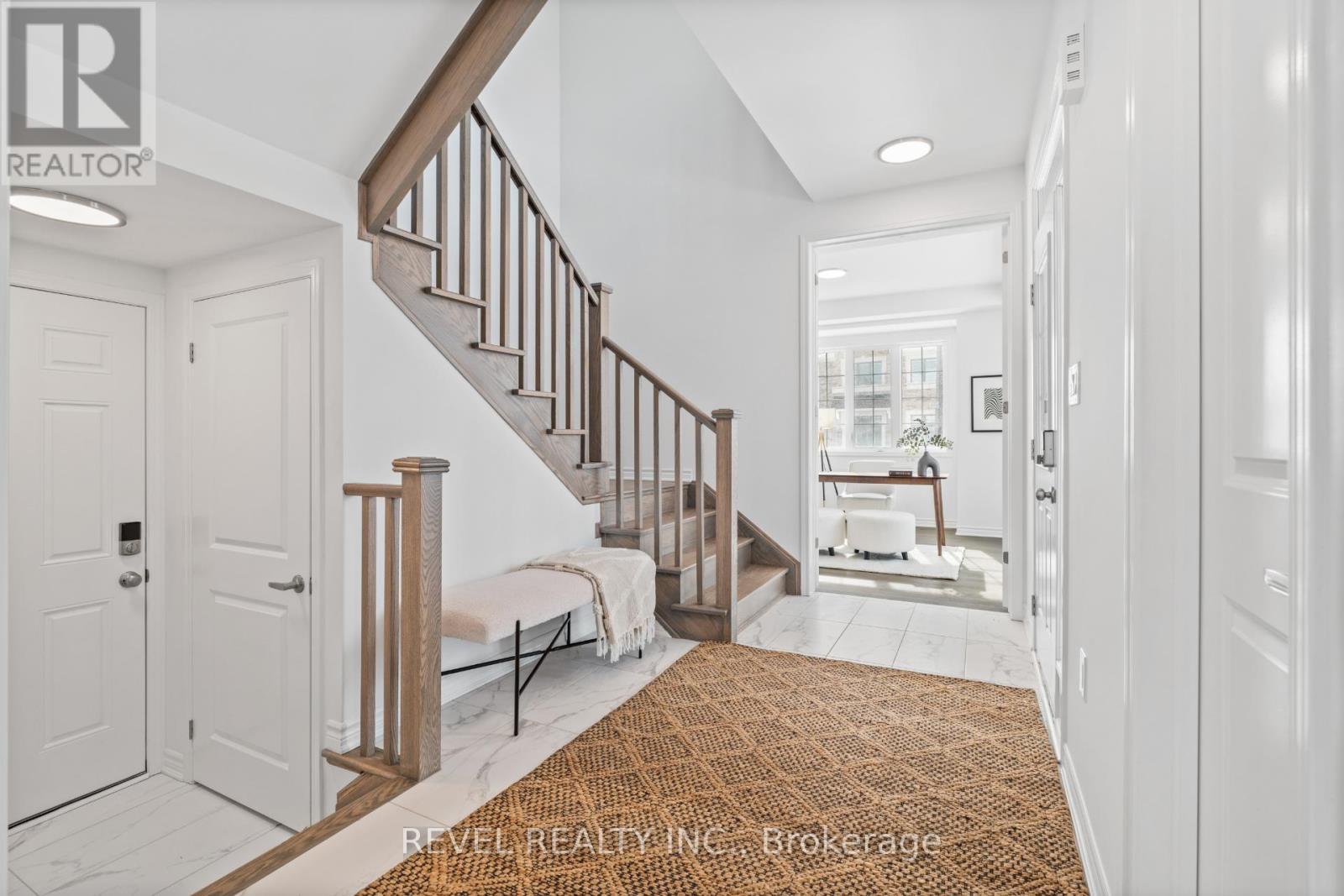 1310 Pelican Passage, Oakville, Ontario  L6H 8B3 - Photo 3 - W12779206