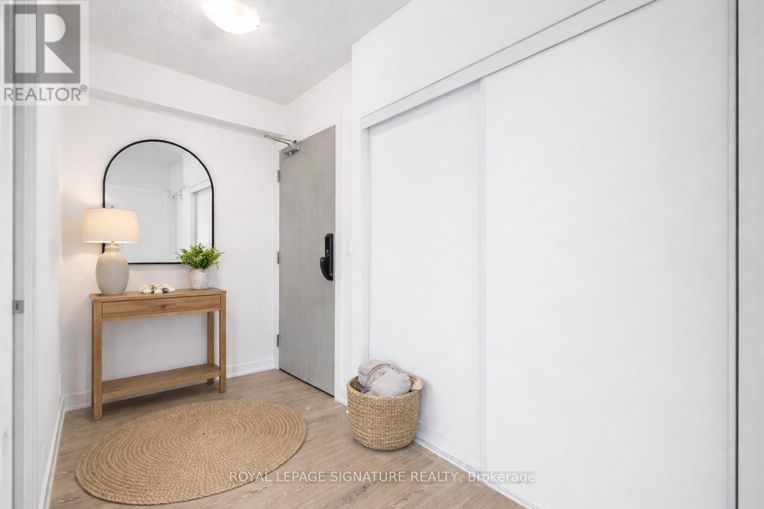 B404 - 3200 Dakota Common, Burlington, Ontario  L7M 2A8 - Photo 2 - W12779228