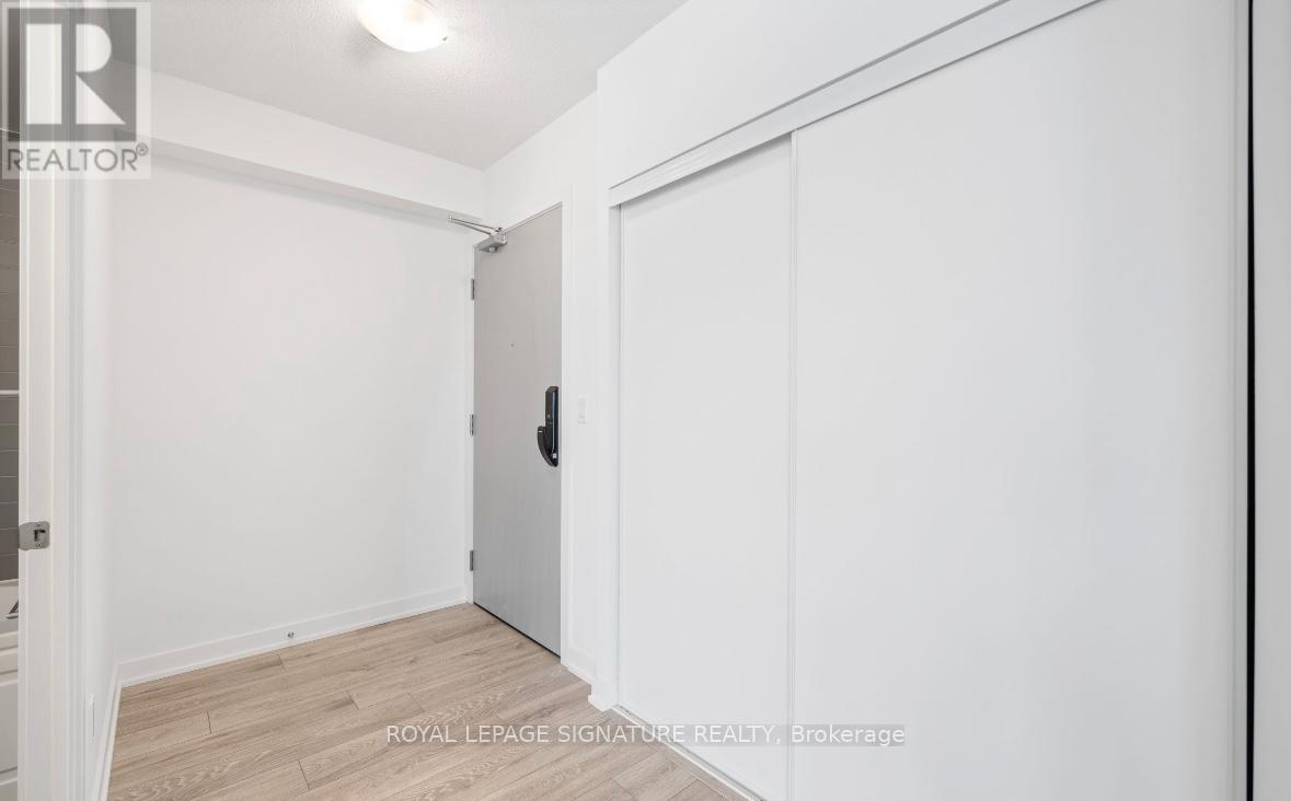 B404 - 3200 Dakota Common, Burlington, Ontario  L7M 2A8 - Photo 8 - W12779228