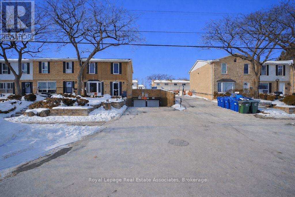 51 - 5475 Lakeshore Road, Burlington, Ontario  L7L 1E1 - Photo 39 - W12779284