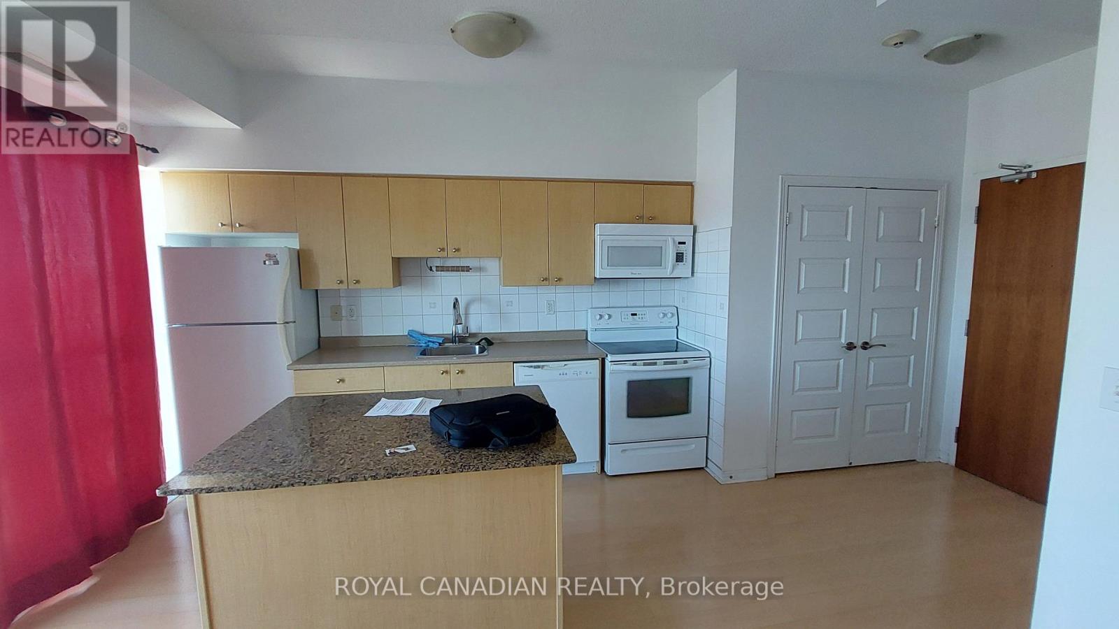 1411 - 215 Queen Street E, Brampton, Ontario  L6W 0A9 - Photo 2 - W12779290