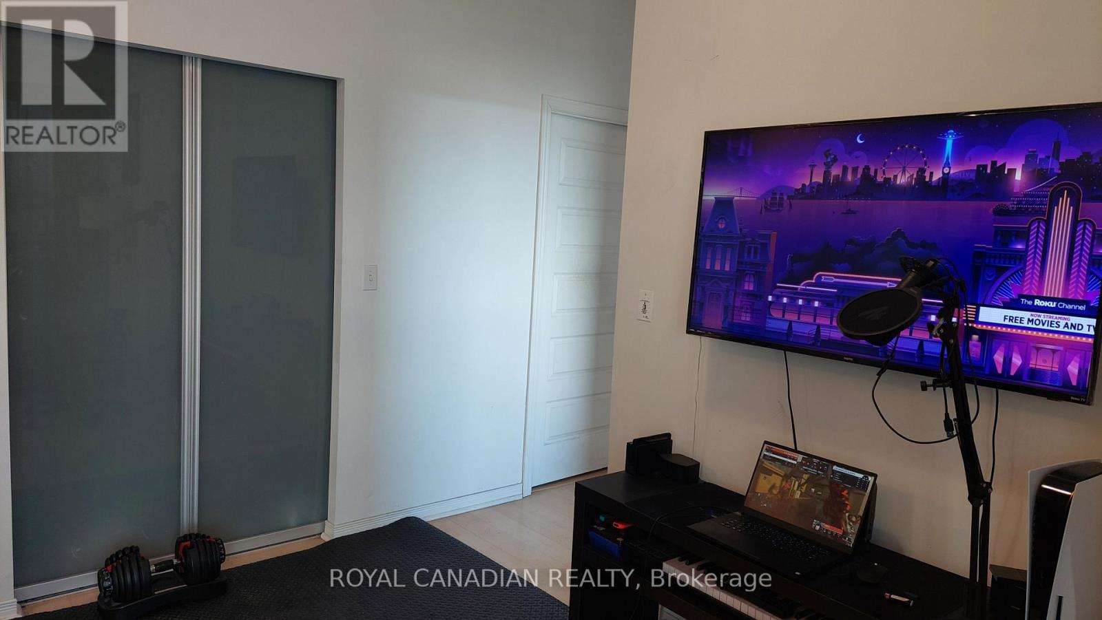 1411 - 215 Queen Street E, Brampton, Ontario  L6W 0A9 - Photo 4 - W12779290