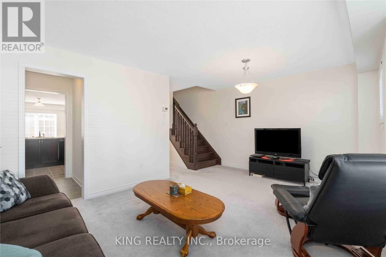 96 Metro Crescent, Brampton, Ontario  L7A 0A8 - Photo 2 - W12779316