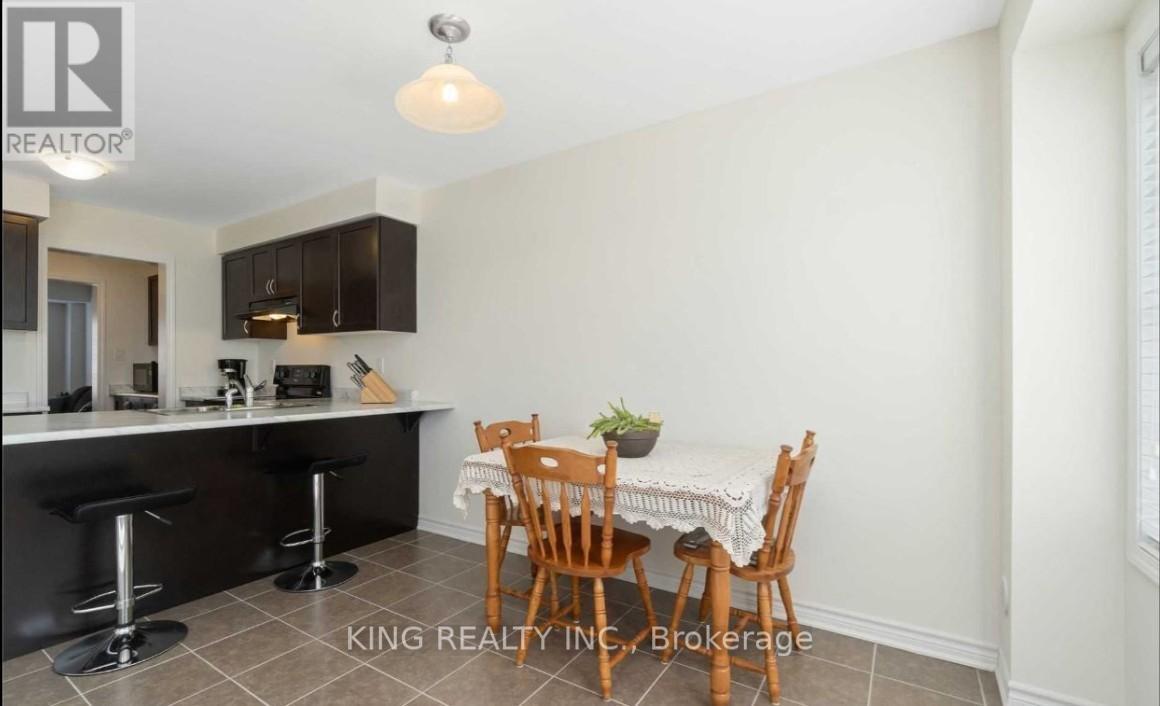 96 Metro Crescent, Brampton, Ontario  L7A 0A8 - Photo 4 - W12779316