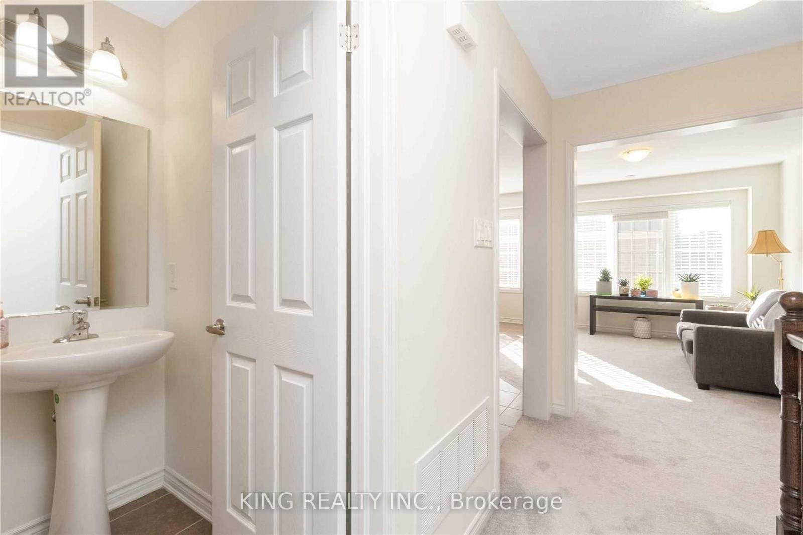 96 Metro Crescent, Brampton, Ontario  L7A 0A8 - Photo 7 - W12779316