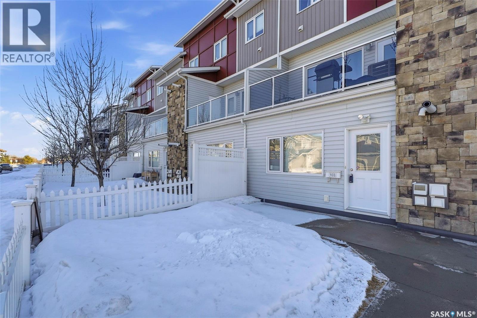 103 225 Hassard Close, Saskatoon, Saskatchewan  S7L 2W8 - Photo 3 - SK028367